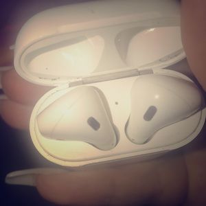 Apple air pods with charging case